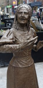 Elizabeth's statue
